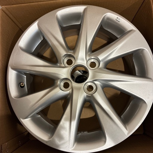 新型アクア 純正アルミホイール　15インチ　4本　新車ディーラー外し　トヨタ