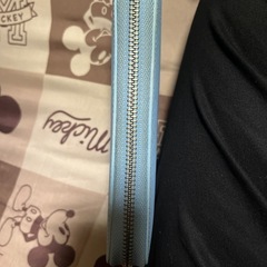 ラウンドファスナー　長財布　水色の画像