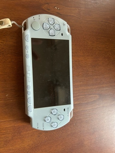 PSP2000 限定色　ソフト3本付き