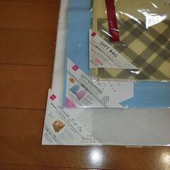 ギフト・プレゼント包装紙類セット　/　未使用品　/　全6種の画像