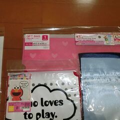 ギフト・プレゼント包装紙類セット　/　未使用品　/　全6種の画像