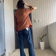 ⭕️茶色ブラウスの画像