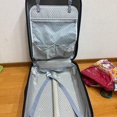 キャリーケース　スーツケースの画像