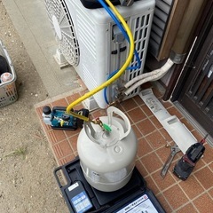 ルームエアコン冷媒ガス補充します。 エアコンクリーニング。
の画像