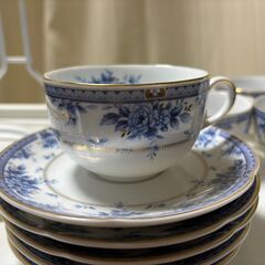 優雅なティーカップ＋土台　セットの画像