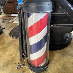 床屋　散髪　サインポール
の画像