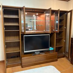 カリモク】ライト付きショーケース一体型テレビボード、テレビ台