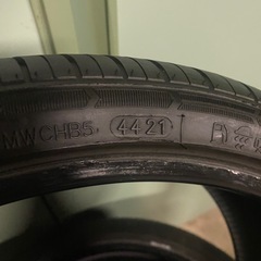 問い合わせ多数 　早い者勝ちタイヤ 中古1シーズン使用215 35 19の画像