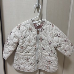 ベビー服　ベビーアウター　花柄キルティングジャケット 90cm