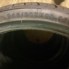 夏タイヤ新品 245/30/20の画像