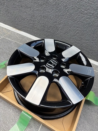 新型フリード 15インチホイール (川嶋さくら) 草津のタイヤ