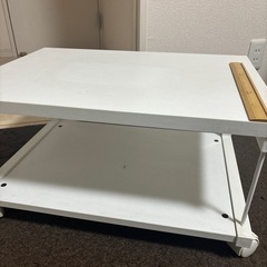 キャスター付きラックの画像