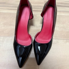 新品・エナメル ハイヒールパンプス