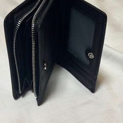 本革 二つ折り財布の画像