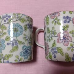 【新品】有田焼　花柄ペアマグカップ　軽量　電子レンジ・食洗機対応