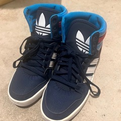 adidas レディース　スニーカー