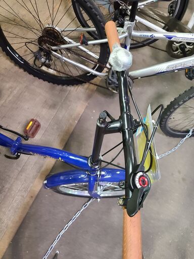 折りたたみ自転車】走行中にフレーム“真っ二つ”→あごをけが