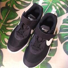 新品NIKEスニーカー19cm