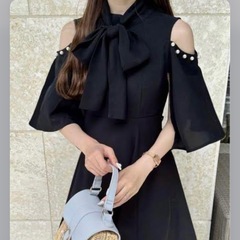 GRLのショルダーパールワンピース(ボウタイなし)です☺️の画像