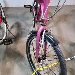 J9527　折りたたみ自転車　ピンク　20インチ　6段変速　★店頭にて試乗可★ 簡易クリーニング済　【リユースのサカイ柏店】　 中古自転車 　流山市  松戸市 我孫子市 鎌ヶ谷市 船橋市 守谷市 取手市　の画像