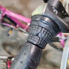 J9527　折りたたみ自転車　ピンク　20インチ　6段変速　★店頭にて試乗可★ 簡易クリーニング済　【リユースのサカイ柏店】　 中古自転車 　流山市  松戸市 我孫子市 鎌ヶ谷市 船橋市 守谷市 取手市　の画像