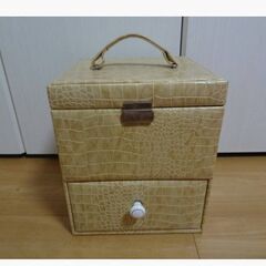 ★クロコ調 メイク ボックス 2段 化粧品 収納 ケース ベージュ 可愛い 収納ケース メイク道具 化粧小物の画像