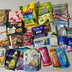 (合わせて定価5000円以上❗️)お菓子など　大量　まとめ売り