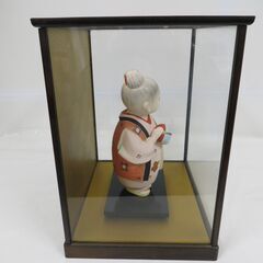 置物 博多人形 女の子 ガラスケース付き 幅32.5cm×奥行26.5cm高さ26.5cm の画像