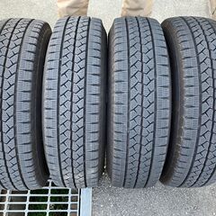 200系　ハイエース　ブリヂストンVL1　スタッドレス　純正スチ...