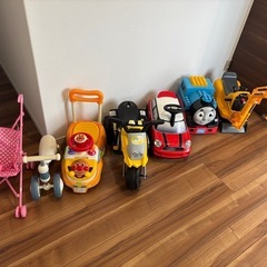 【引取り限定】乗用玩具　ディーバイク　アンパンマン　トーマス
