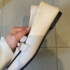 【一度のみの着用】ベージュローファーの画像