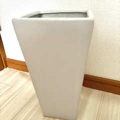 お取引き中【角高陶器鉢】 　ホワイト　植木鉢のみ　観葉植物用　お洒落の画像
