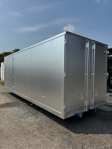 仕上げ済み！超便利！横扉付き！断熱材入り！バイクガレージ！使い勝手