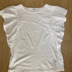 ユニクロ フリルTシャツの画像