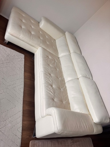 カウチソファー　白色　レザー