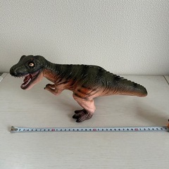 恐竜のフィギュアの画像