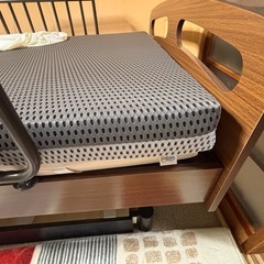 4点セット★ニトリ電動ベッドライズ2 3M-C動作確認済み★マットレス2種&サイドガード付きの画像