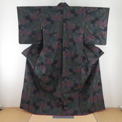 紬 着物 大島紬 黒色ｘ緑色ｘ多色 亀甲に御所車模様 広衿 正絹...