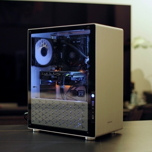 自作ゲーミングPC（省スペース）