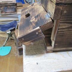 西洋蜜蜂巣箱【置くだけの商品に成ります】巣箱＋巣枠5+巣楚5)【スムシ駆除散布・無料】（蜜蝋塗有り（巣枠・巣楚組み立て済の画像