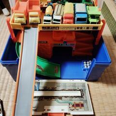 トミカ　建設コンボックス　ミニカー付きの画像