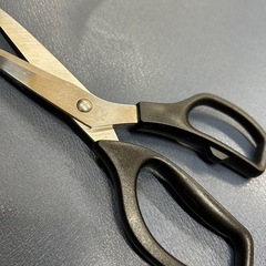 高いハサミ　買い貸しの画像
