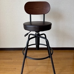 アンティーク風  背付きバースツール(ブラウン)の画像