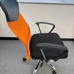 [中古] 仕事用、オフィスチェア 2脚「タンスのゲン」で購入