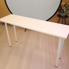 IKEAの板+IKEAの脚4本を組み合わせた白い細長テーブル　横...