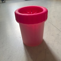 わんちゃんの足を洗う容器です🙇‍♀️ ̖́-の画像