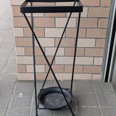 2〜3本入るアンティークな傘立て