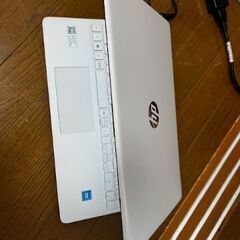 【新品同様です】HP 15s-fq3034TU ノートPC ピュアホワイト / Celeron N4500 メモリ4GB SSD128GB 15.6インチ Win11S の画像