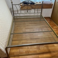 ダブルベッド