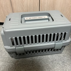 小型犬用のクレート(グレー)